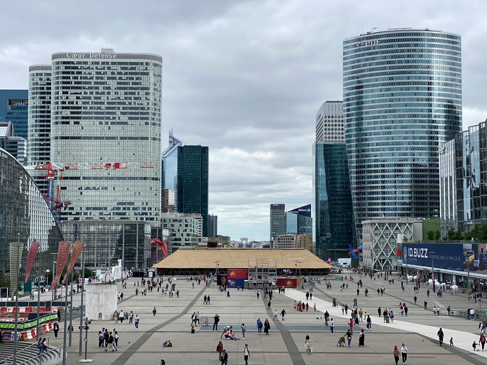 France's Consumer Confidence Plummets: Economic Implications